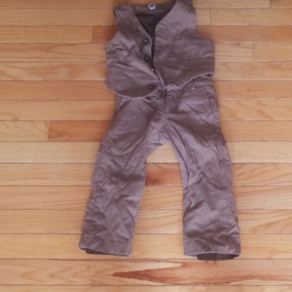 Suits - Picture 2 of 2